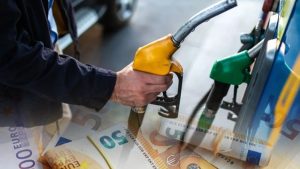 Çmimi i naftës i njëjtë me të premten, benzina lirohet për 1 cent